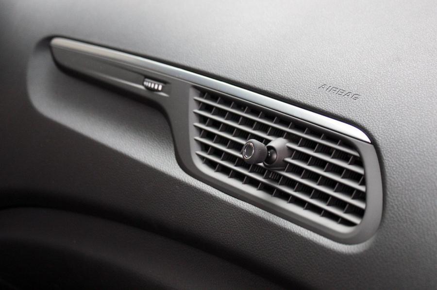  Saab 9-4X 2011 года  (фото 18 из 145)